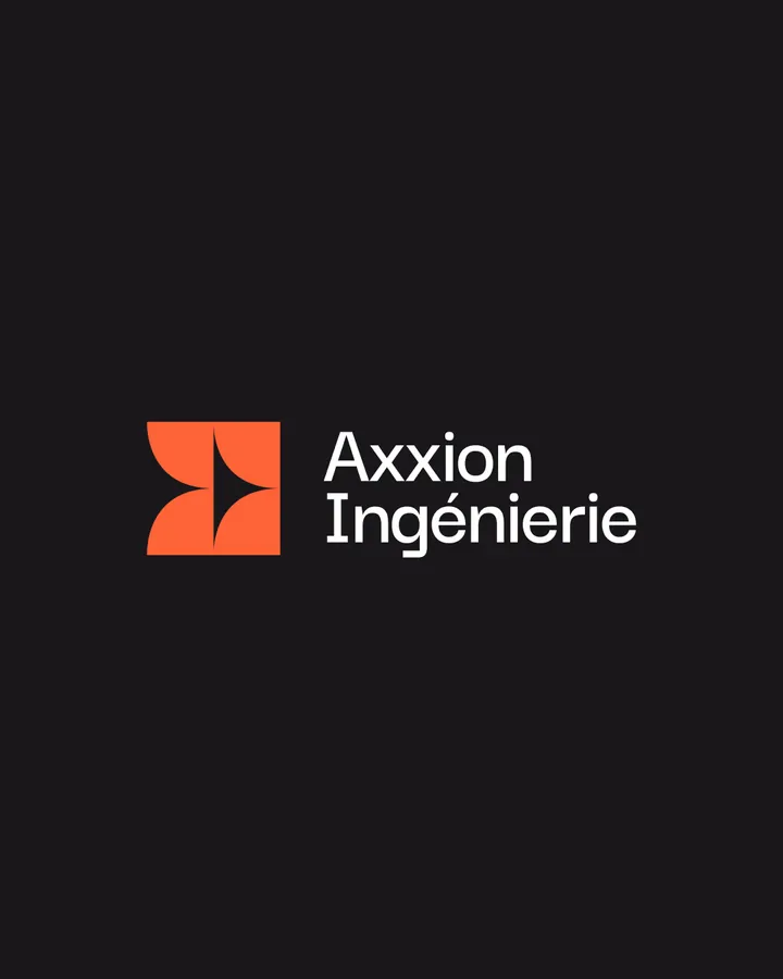 Le logo Axxion Ingénierie, orange et blanc, sur fond sombre.
