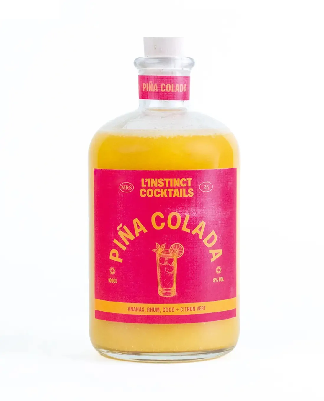 La bouteille Piña Colada, étiquette rose sur un liquide jaune, sur fond blanc.