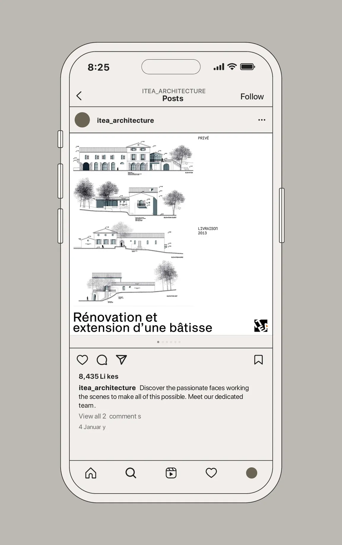 Un téléphone affichant le post « Rénovation et extension d’une bâtisse » : des plans et des élévations dessinés.